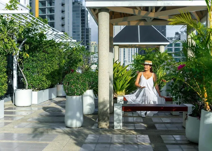 Parkroyal Suites